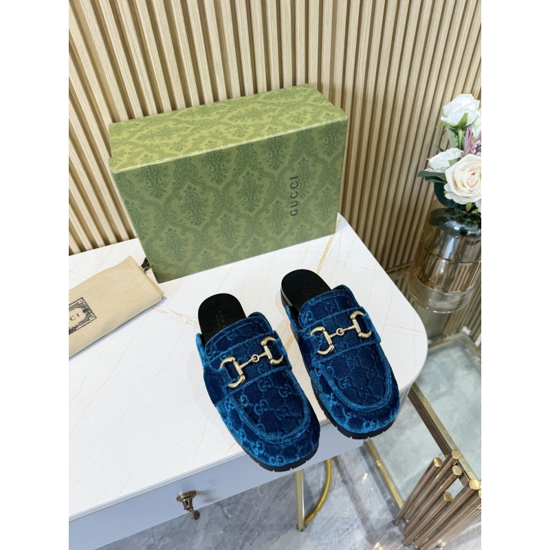 G*u*i slippers